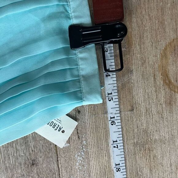 NWT Aeropostale Light Turquoise blue Pleated Mini Skirt Medium chiffon - Picture 3 of 4